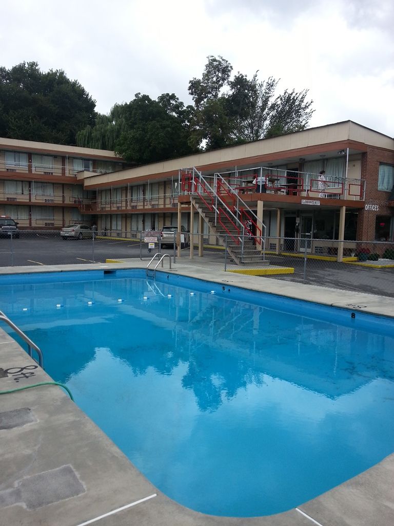 Holiday Lodge Virginia Pearisburg Facilities photo